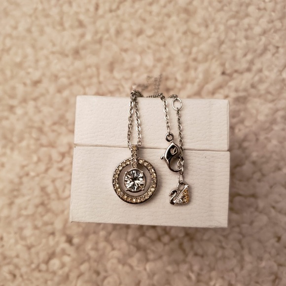 Swarovski lavender collection pendant necklace - Picture 2 of 5